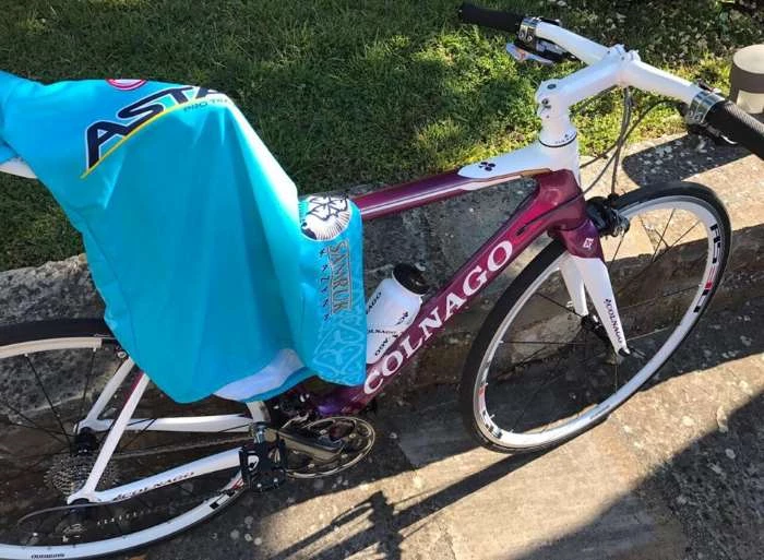 Matteo Renzi e la bellissima bici preparata dal Cavalier Colnago