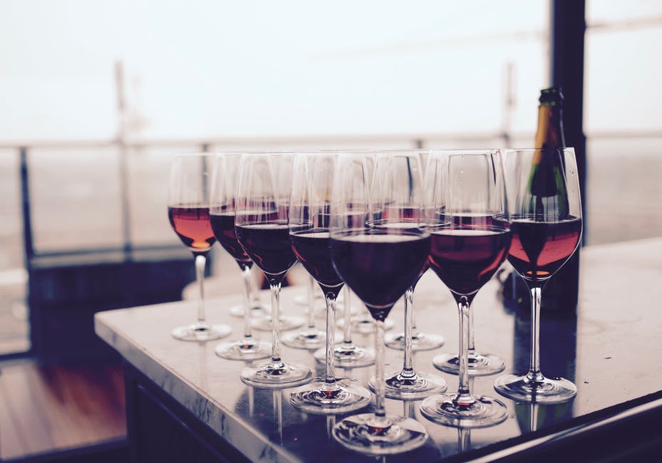 Vino rosso: 10 proprietà benefiche che attivano il nostro metabolismo