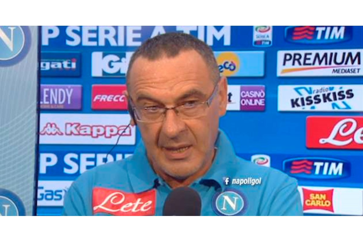 Sarri: «Ora voglio un San Paolo pieno. Buttare via la Champions sarebbe una caz...»