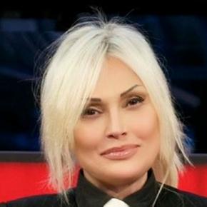 Anna Oxa: prosegue il mistero della sua fuga dall'Italia, forse colpa di Scientology