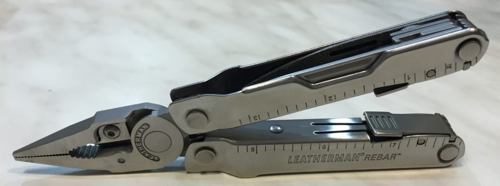 Recensiamo il multitool Leatherman Rebar
