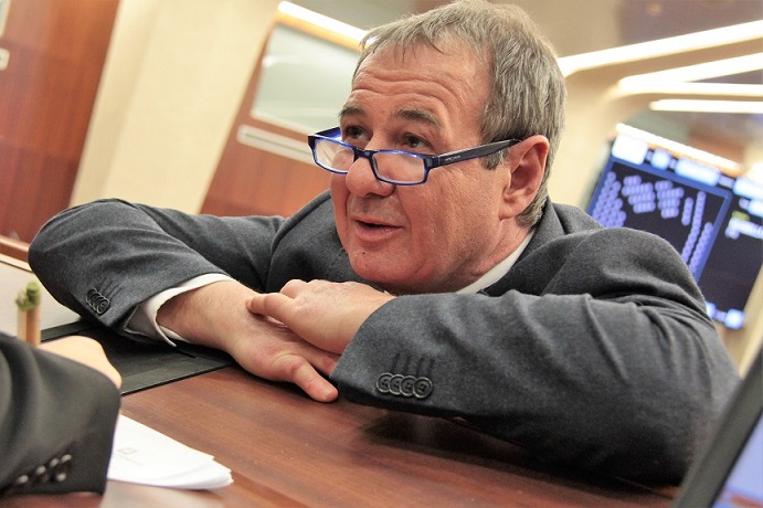 Marco Carra: cure odontoiatriche per minori e soggetti fragili