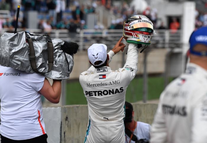 Festa Hamilton e Mercedes in Brasile. Scintille Ocon-Verstappen. Kimi terzo, Seb sesto Festa Hamilton e Mercedes in Brasile. Scintille Ocon-Verstappen. Kimi terzo, Seb sesto