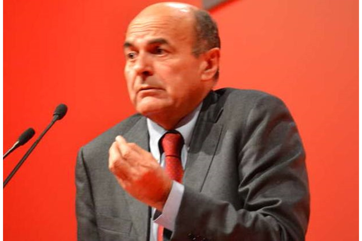 I mal di pancia di Bersani per costringere Renzi ad accettare il congresso anticipato